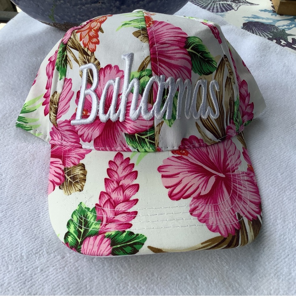 Adorable Hibiscus Bahamas Baseball Style Cap.  NWOT
